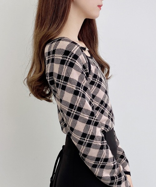 INGNI（イング）の「パールビット付きチェックニット（ニット/セーター・レディース・ベージュ系2/ピンク系2/ブラック×ホワイト・M）」の20枚目の写真