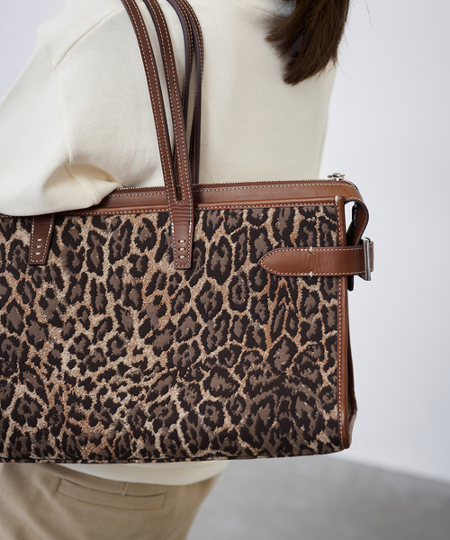 FRAMeWORK（フレームワーク）の「A VACATION/ア ヴァケーション 別注SABRINA L バッグ（ショルダーバッグ・レディース・ブラウン・FREE）」の15枚目の写真