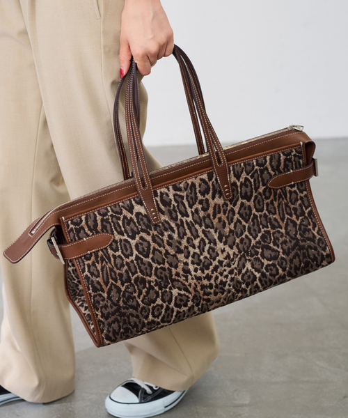 FRAMeWORK（フレームワーク）の「A VACATION/ア ヴァケーション 別注SABRINA L バッグ（ショルダーバッグ・レディース・ブラウン・FREE）」の14枚目の写真