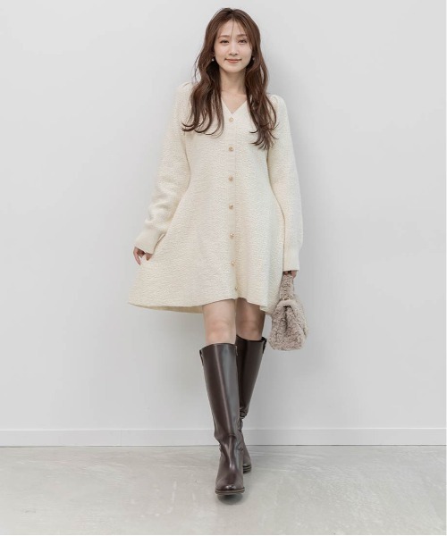 RANDA(ランダ)の「晴雨兼用 モノグラムゴールドパーツロングブーツ(ブーツ・レディース・ダークブラウン/ブラック・L/M/S)」の19枚目の写真