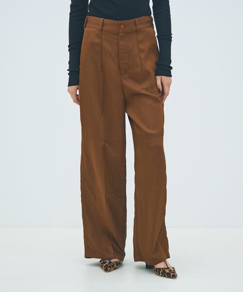MACPHEE(マカフィー)の「レーヨンナイロンカルゼ タックワイドパンツ(その他パンツ・レディース・ブラウン/ホワイト・36/34)」の4枚目の写真