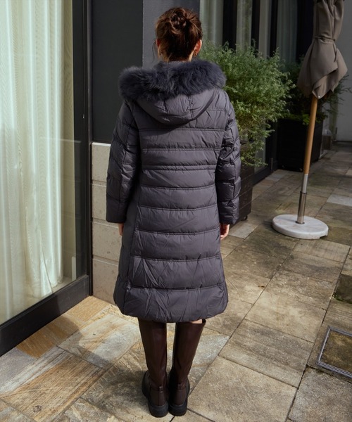 AND COUTURE(アンドクチュール)の「FOXファー付きプレミアムミドルロングダウン(ダウンジャケット/コート・レディース・チャコールグレー/ピンク/カーキ・FREE)」の9枚目の写真