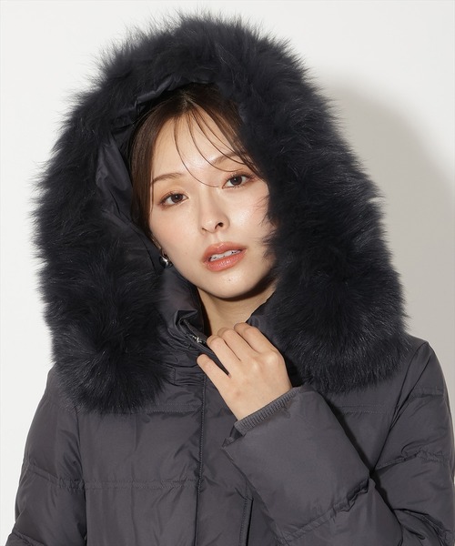 AND COUTURE(アンドクチュール)の「FOXファー付きプレミアムミドルロングダウン(ダウンジャケット/コート・レディース・チャコールグレー/ピンク/カーキ・FREE)」の13枚目の写真