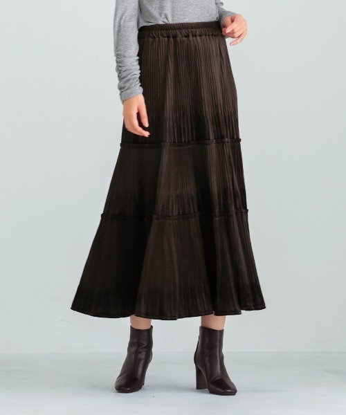 Emilyan(エミリアン)の「【 手洗いできる 】 3段ティアードプリーツベロアスカート(スカート・レディース・ダークブラウン/ブラック・M)」の2枚目の写真