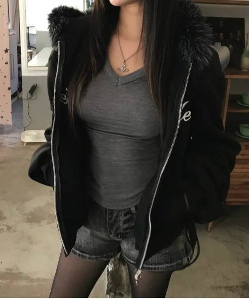 gossip！ロサンゼルス（ゴシップロサンゼルス）の「Y2K 裏起毛ファーフード刺繍ロゴダブルジップパーカー（パーカー・レディース・ブラック/グレー/ホワイト・M）」の13枚目の写真