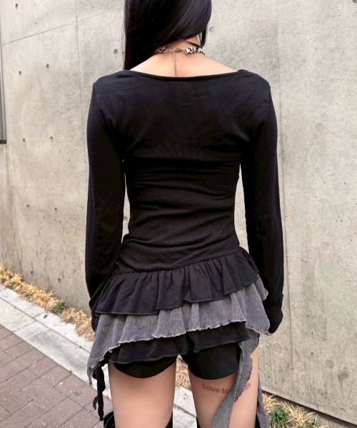 Never mind the XU(ネバーマインドザエックスユー)の「【Never mind the XU】layered long sleeve / 【ネバーマインド ザ エックスユー】レイヤード長袖トップス(Tシャツ/カットソー・レディース・ベージュ/ブラック・ONE SIZE)」の10枚目の写真