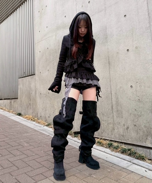 Never mind the XU(ネバーマインドザエックスユー)の「【Never mind the XU】layered long sleeve / 【ネバーマインド ザ エックスユー】レイヤード長袖トップス(Tシャツ/カットソー・レディース・ベージュ/ブラック・ONE SIZE)」の11枚目の写真