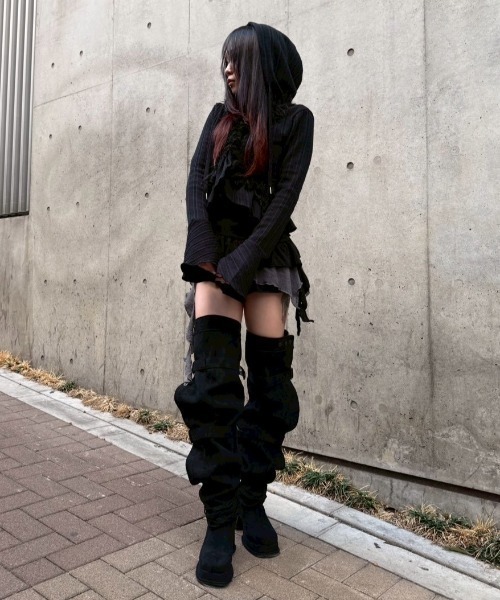 Never mind the XU(ネバーマインドザエックスユー)の「【Never mind the XU】layered long sleeve / 【ネバーマインド ザ エックスユー】レイヤード長袖トップス(Tシャツ/カットソー・レディース・ベージュ/ブラック・ONE SIZE)」の12枚目の写真