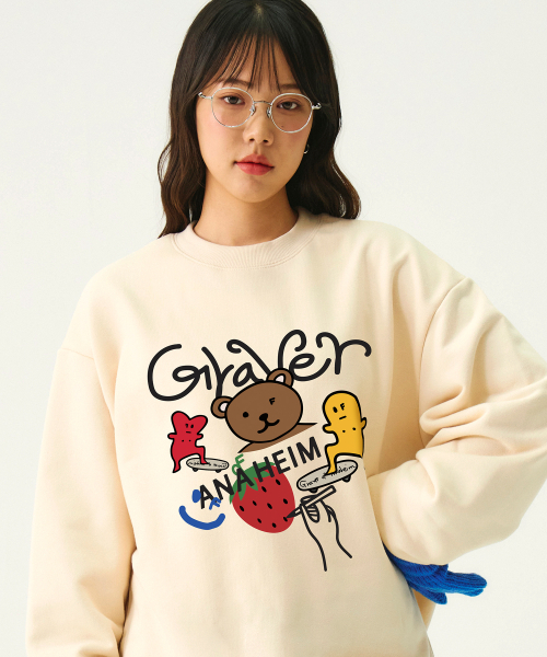 GRAVER（グレーバー）の「[ユニセックス]グラフィックスケッチスウェット_クリーム（スウェット・レディース・クリーム・SMALL/MEDIUM/LARGE/X-LARGE）」の3枚目の写真