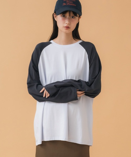 HEILIS(ヘイリス)の「オーバーサイズラグランロングTシャツ / 春服 秋服 冬服 ノームコア ルーズ インナー 長袖 ロンT レイヤード スポーティー 無地 韓国(Tシャツ/カットソー・レディース・ブルー/グレー・FREE)」の22枚目の写真