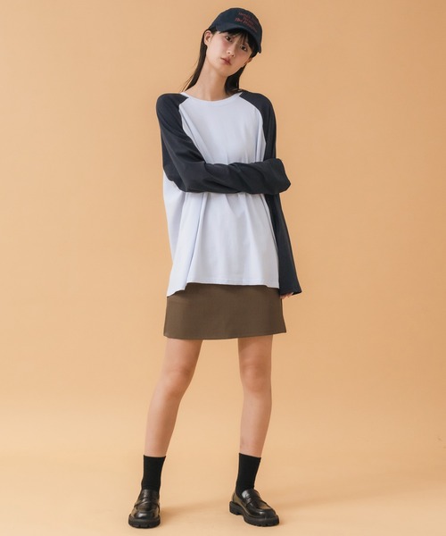 HEILIS(ヘイリス)の「オーバーサイズラグランロングTシャツ / 春服 秋服 冬服 ノームコア ルーズ インナー 長袖 ロンT レイヤード スポーティー 無地 韓国(Tシャツ/カットソー・レディース・ブルー/グレー・FREE)」の11枚目の写真