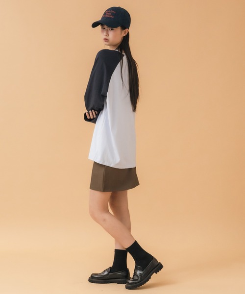 HEILIS(ヘイリス)の「オーバーサイズラグランロングTシャツ / 春服 秋服 冬服 ノームコア ルーズ インナー 長袖 ロンT レイヤード スポーティー 無地 韓国(Tシャツ/カットソー・レディース・ブルー/グレー・FREE)」の13枚目の写真