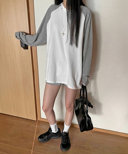 HEILIS(ヘイリス)の「オーバーサイズラグランロングTシャツ / 春服 秋服 冬服 ノームコア ルーズ インナー 長袖 ロンT レイヤード スポーティー 無地 韓国(Tシャツ/カットソー・レディース・ブルー/グレー・FREE)」の4枚目の写真