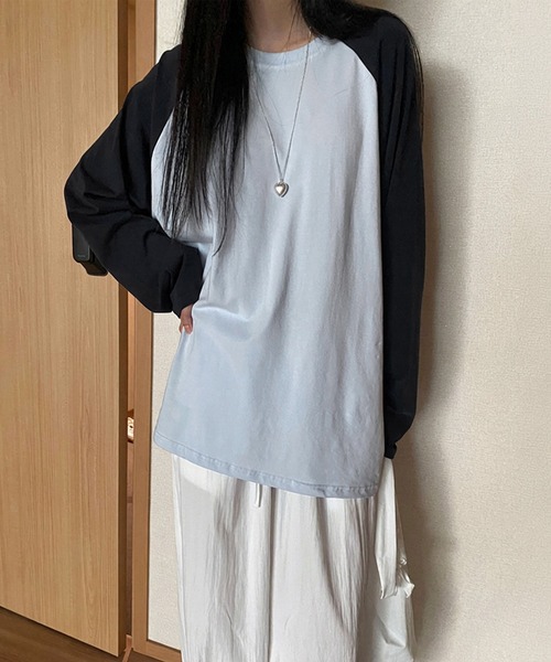 HEILIS(ヘイリス)の「オーバーサイズラグランロングTシャツ / 春服 秋服 冬服 ノームコア ルーズ インナー 長袖 ロンT レイヤード スポーティー 無地 韓国(Tシャツ/カットソー・レディース・ブルー/グレー・FREE)」の15枚目の写真