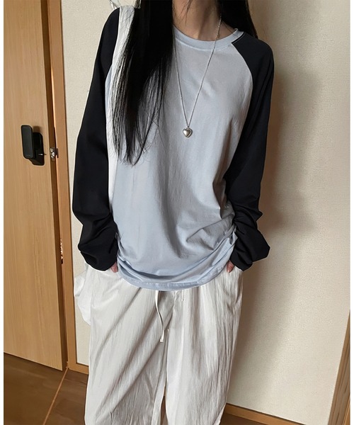 HEILIS(ヘイリス)の「オーバーサイズラグランロングTシャツ / 春服 秋服 冬服 ノームコア ルーズ インナー 長袖 ロンT レイヤード スポーティー 無地 韓国(Tシャツ/カットソー・レディース・ブルー/グレー・FREE)」の16枚目の写真
