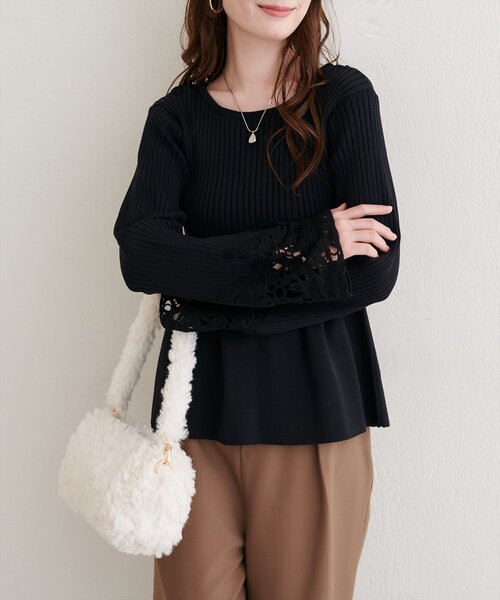 natural couture（ナチュラルクチュール）の「袖レースペプラムニット（ニット/セーター・レディース・ネイビー/オフホワイト/グレイッシュベージュ/ブラック・FREE）」の11枚目の写真
