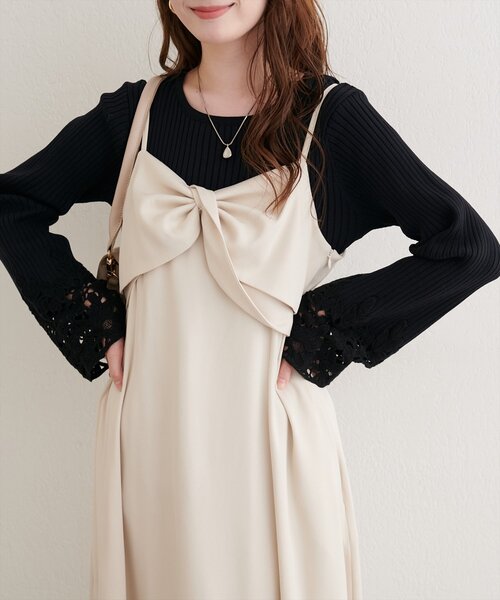 natural couture（ナチュラルクチュール）の「袖レースペプラムニット（ニット/セーター・レディース・ネイビー/オフホワイト/グレイッシュベージュ/ブラック・FREE）」の14枚目の写真