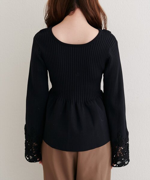 natural couture（ナチュラルクチュール）の「袖レースペプラムニット（ニット/セーター・レディース・ネイビー/オフホワイト/グレイッシュベージュ/ブラック・FREE）」の18枚目の写真