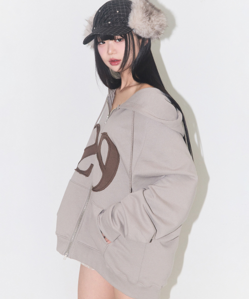 ILLIGO(イリゴ)の「129 ロゴパッチフードジップアップ ライトベージュ(パーカー・レディース・その他・SMALL/MEDIUM/LARGE/X-SMALL)」の12枚目の写真