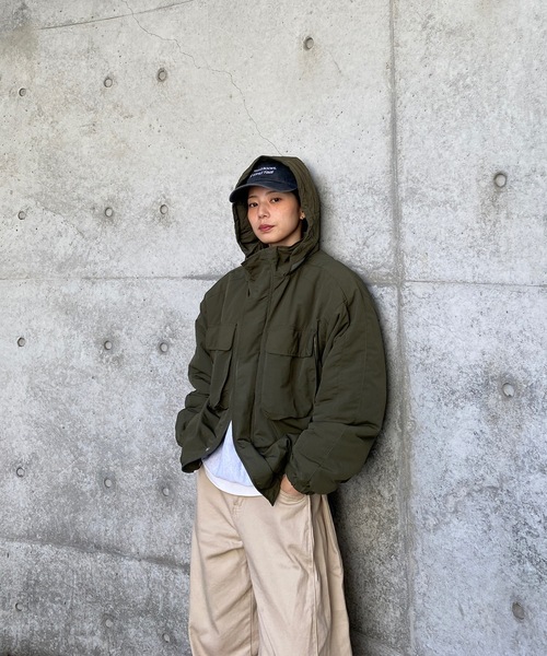 UNDERSTATEMENTs（アンダーステイトメント）の「【ユニセックス】スタンドネックミリタリー中綿ブルゾン/フード収納可能（ブルゾン・メンズ・ネイビー/ブラック/カーキ・MEDIUM/LARGE）」の18枚目の写真