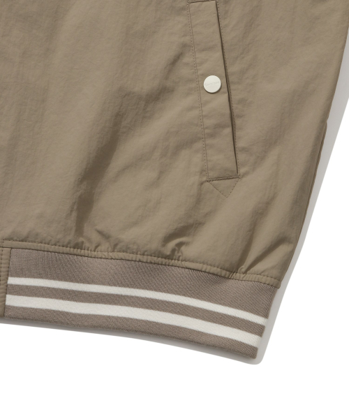 COVERNAT(カバーナット)の「Cロゴカラー バスティ ベージュ(スタジャン・レディース・その他・SMALL/MEDIUM/LARGE/X-LARGE)」の7枚目の写真