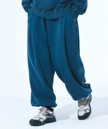S'EST（エスイーエスティー）の「ピグメントウォッシングサイドツーピンタックジョガーパンツ - ブルー（スウェットパンツ）」