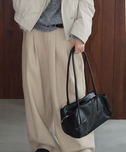 chuclla（チュクラ）の「トライアングル テクスチャー ボストンバッグ cha26s001（ショルダーバッグ・レディース・ブラック・FREE）」の3枚目の写真