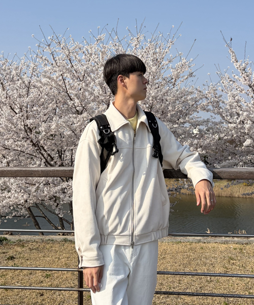 PLACESTUDIOMAN（プレイススタジオメンズ）の「ミニマルウォッシュドクロームハーフカットオーバーサイズスエードジャケット[ベージュ]（ブルゾン・メンズ・ベージュ・MEDIUM/LARGE）」の3枚目の写真