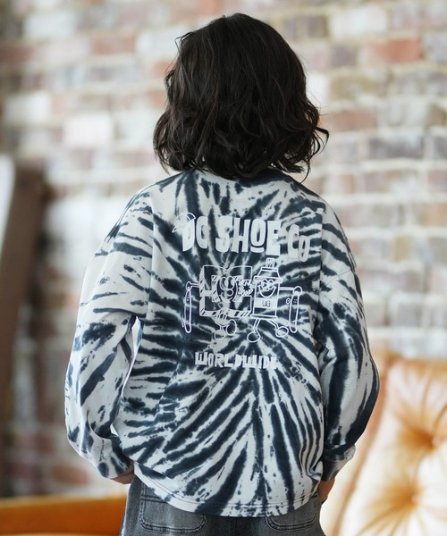 DC（ディーシー）の「DC/ディーシー 26 KD PLAY BUDDY LS キッズ ロンT YLT261509（Tシャツ/カットソー・キッズ・ブラック/ブラック系その他・130cm/140cm/150cm/160cm）」の2枚目の写真