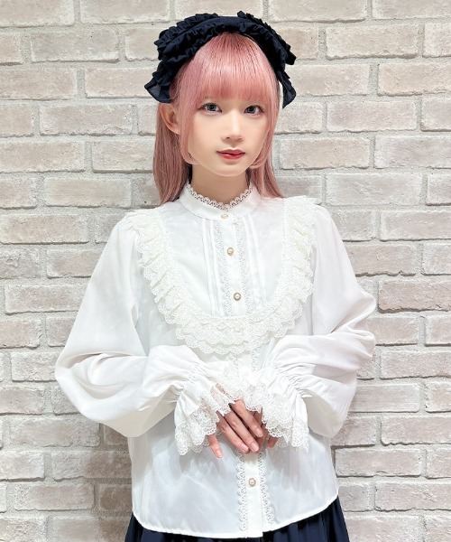 Chalmiere（シャルミエール）の「ヨーク切り替えブラウス（シャツ