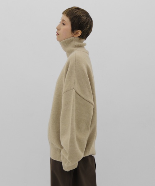 lit(リット)の「Dart Sleeve High Neck Knit(ニット/セーター・レディース・ベージュ/グレー/ダークブラウン・FREE)」の20枚目の写真