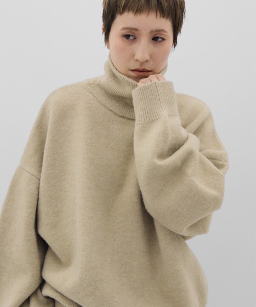 lit(リット)の「Dart Sleeve High Neck Knit(ニット/セーター・レディース・ベージュ/グレー/ダークブラウン・FREE)」の21枚目の写真