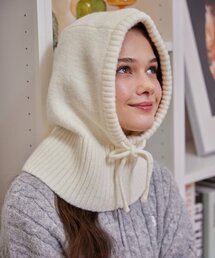 BELLOL（ベロエル）の「ソフトニットフードバラクラバアイボリー（ニットキャップ/ビーニー）」