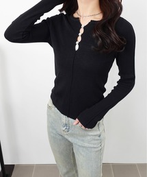 unnu（ユヌ）の「フロントボタンデザイントップス（ニット/セーター）」