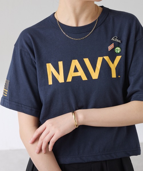 ROTHCO(ロスコ)の「Q.anos/ロゴTシャツ/ROTHCOコラボアイテム/先着ノベルティ付き(Tシャツ/カットソー・レディース・ベージュ/ネイビー・FREE)」の2枚目の写真