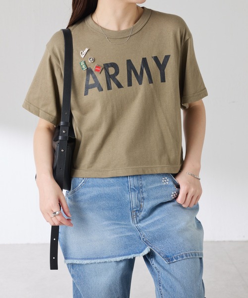 ROTHCO(ロスコ)の「Q.anos/ロゴTシャツ/ROTHCOコラボアイテム/先着ノベルティ付き(Tシャツ/カットソー・レディース・ベージュ/ネイビー・FREE)」の11枚目の写真