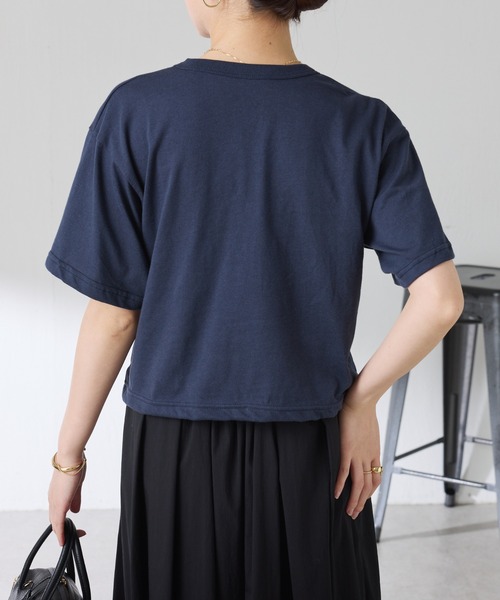 ROTHCO(ロスコ)の「Q.anos/ロゴTシャツ/ROTHCOコラボアイテム/先着ノベルティ付き(Tシャツ/カットソー・レディース・ベージュ/ネイビー・FREE)」の18枚目の写真