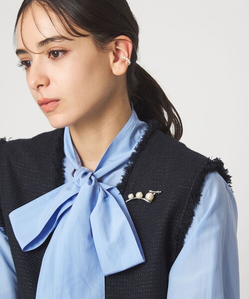 green label relaxing（グリーンレーベルリラクシング）の「フェイクパール＆バー ブローチ（ブローチ/コサージュ・レディース・シルバー/ゴールド・FREE）」の3枚目の写真