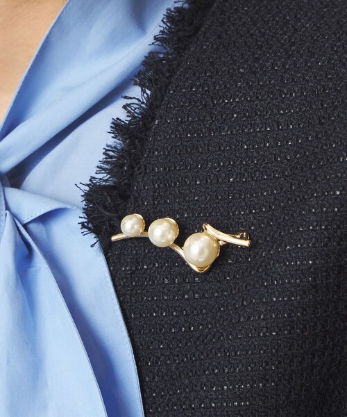 green label relaxing（グリーンレーベルリラクシング）の「フェイクパール＆バー ブローチ（ブローチ/コサージュ・レディース・シルバー/ゴールド・FREE）」の4枚目の写真