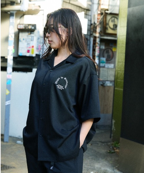 ムラサキスポーツ(ムラサキスポーツ)の「DEAR LAUREL/ディアローレル LETTER SOUL MARIA SHIRT 半袖シャツ DL26S-2404(シャツ/ブラウス・メンズ・チャコール/ネイビー/ブラック・M/L/XL)」の15枚目の写真