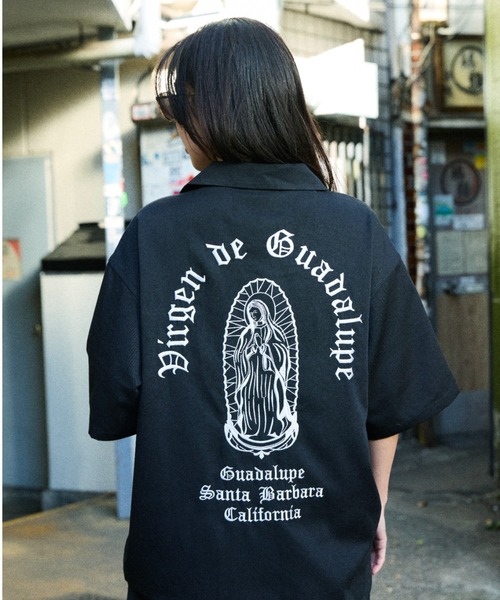 ムラサキスポーツ(ムラサキスポーツ)の「DEAR LAUREL/ディアローレル LETTER SOUL MARIA SHIRT 半袖シャツ DL26S-2404(シャツ/ブラウス・メンズ・チャコール/ネイビー/ブラック・M/L/XL)」の16枚目の写真