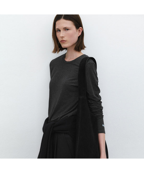 ATELIER NAIN(アトリエナイン)の「ESSENTIAL ROUND NECK SOFT SLIM TEE(T-7134)(Tシャツ/カットソー・レディース・ブラウン/チャコール/アイボリー・MEDIUM/LARGE/SMALL)」の2枚目の写真