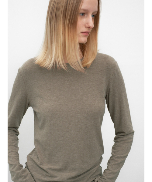 ATELIER NAIN(アトリエナイン)の「ESSENTIAL ROUND NECK SOFT SLIM TEE(T-7134)(Tシャツ/カットソー・レディース・ブラウン/チャコール/アイボリー・MEDIUM/LARGE/SMALL)」の4枚目の写真