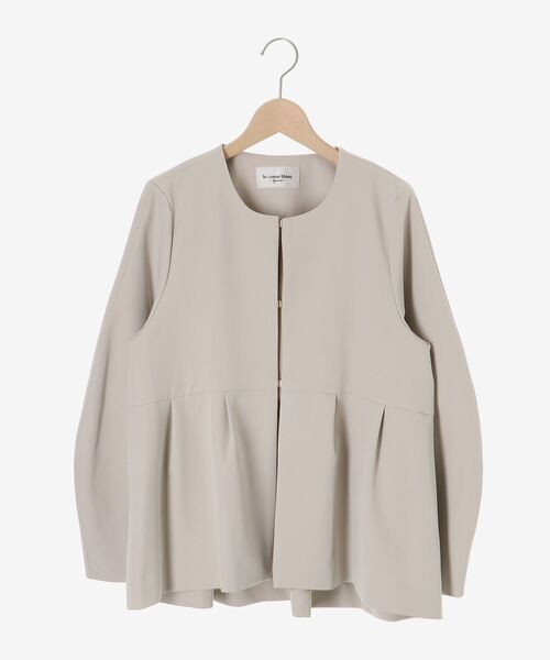 le.coeur blanc（ルクールブラン）の「ツインクロスノーカラーペプラムジャケット（ノーカラージャケット・レディース・ベージュ/ネイビー・38）」の2枚目の写真