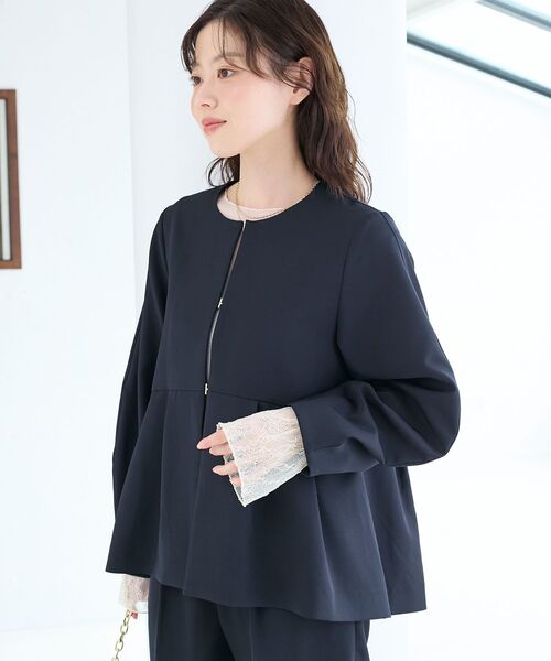 le.coeur blanc（ルクールブラン）の「ツインクロスノーカラーペプラムジャケット（ノーカラージャケット・レディース・ベージュ/ネイビー・38）」の20枚目の写真