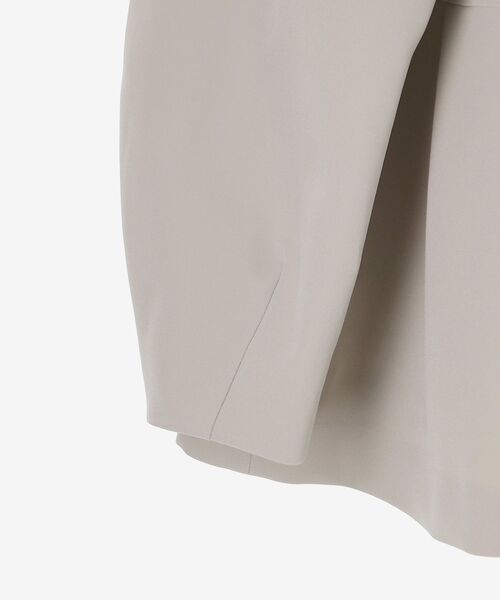 le.coeur blanc（ルクールブラン）の「ツインクロスノーカラーペプラムジャケット（ノーカラージャケット・レディース・ベージュ/ネイビー・38）」の7枚目の写真