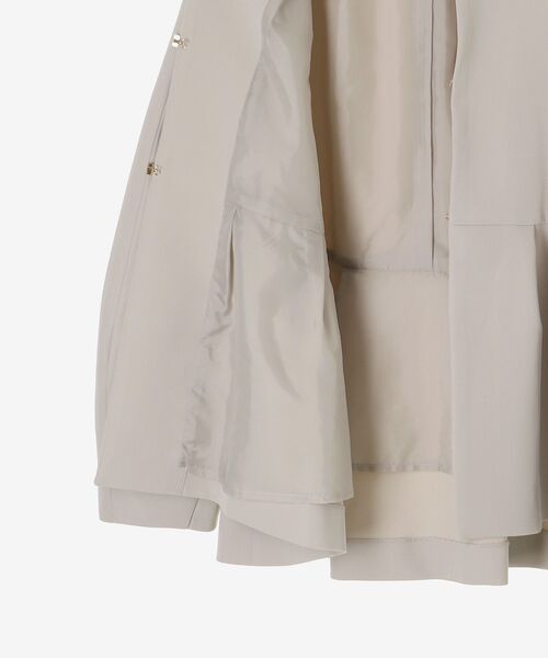 le.coeur blanc（ルクールブラン）の「ツインクロスノーカラーペプラムジャケット（ノーカラージャケット・レディース・ベージュ/ネイビー・38）」の6枚目の写真