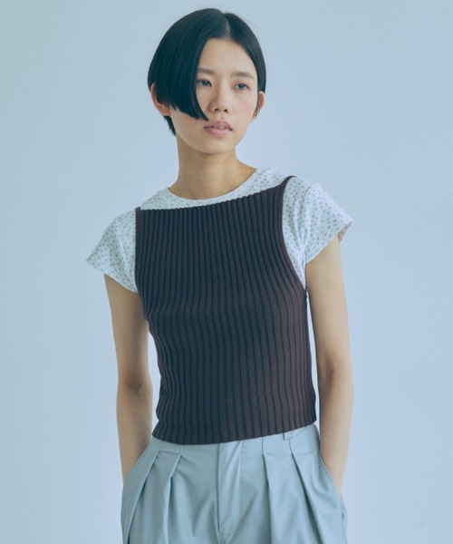 EN NEUME(エンノイム)の「Rib Boat Knit Cami(ニット/セーター・レディース・ブラック/レッド/ブラウン・FREE)」の2枚目の写真