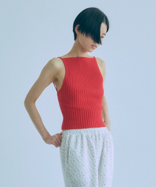 EN NEUME(エンノイム)の「Rib Boat Knit Cami(ニット/セーター・レディース・ブラック/レッド/ブラウン・FREE)」の21枚目の写真