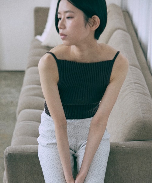 EN NEUME(エンノイム)の「Rib Boat Knit Cami(ニット/セーター・レディース・ブラック/レッド/ブラウン・FREE)」の16枚目の写真